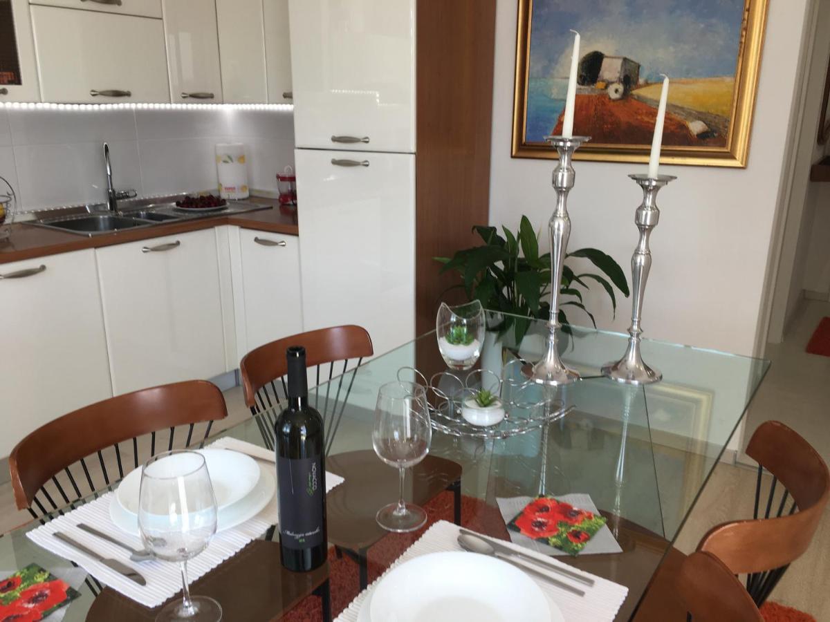 Roberta Apartment