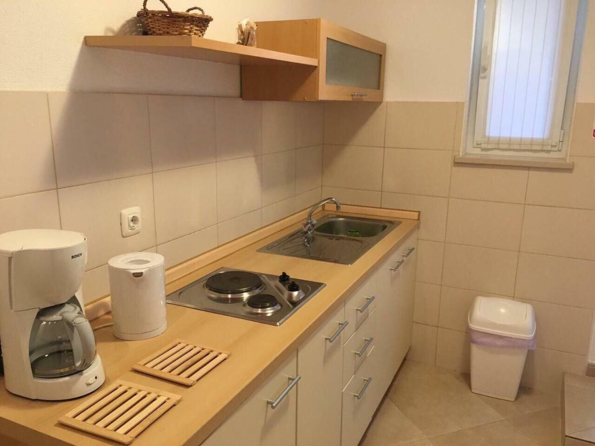 Roberta Apartment *