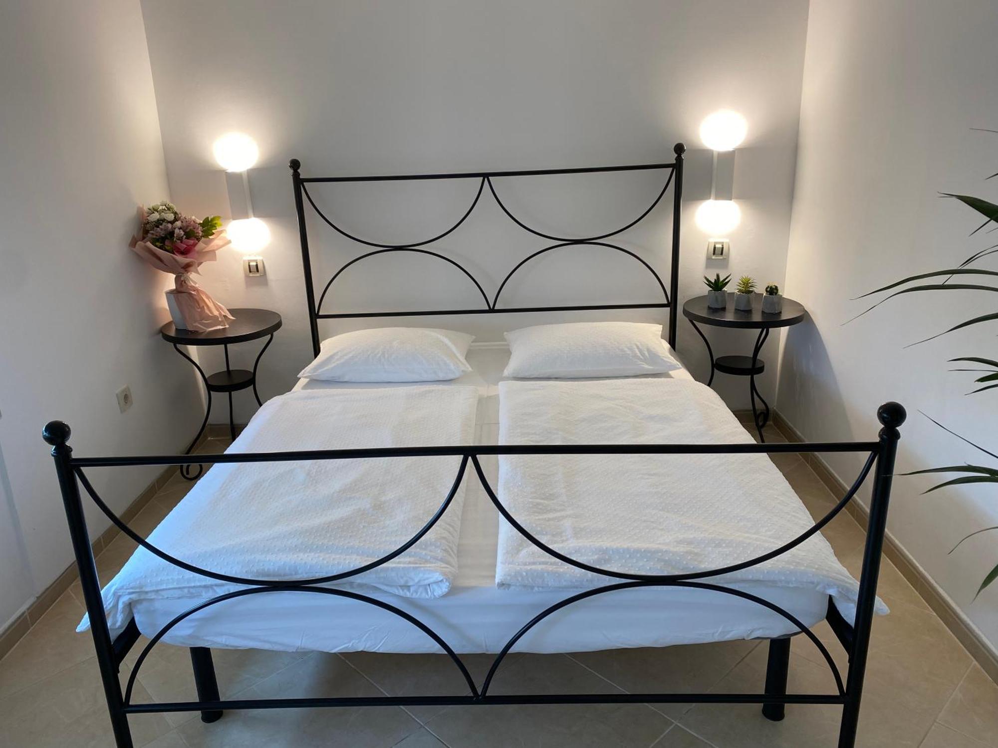 Roberta Apartment *