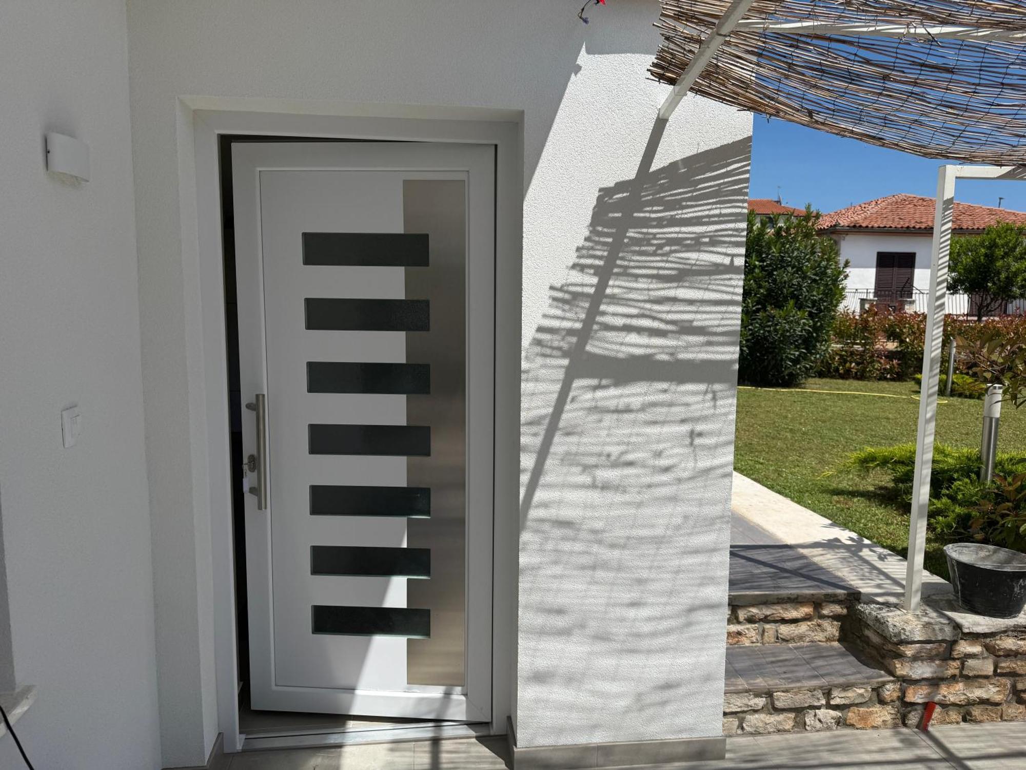 Roberta Apartment