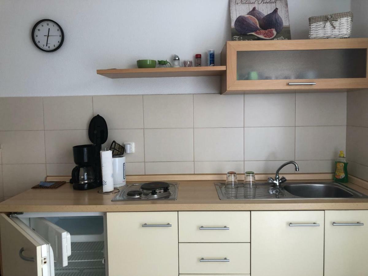 Roberta Apartment